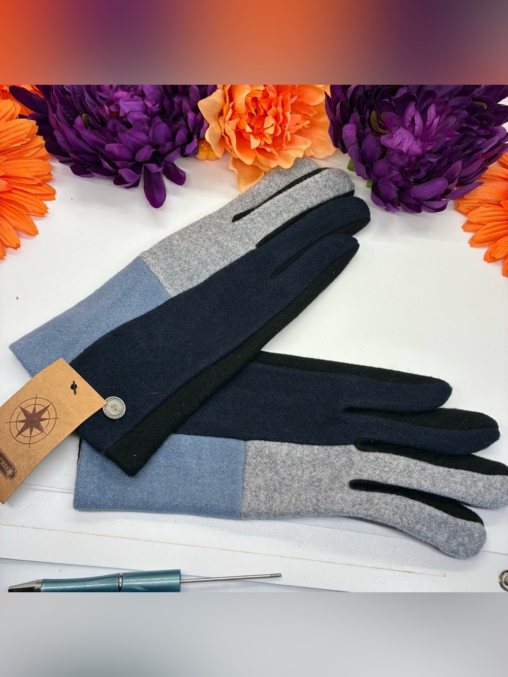 Lady Touch Color Block Gloves, NEW